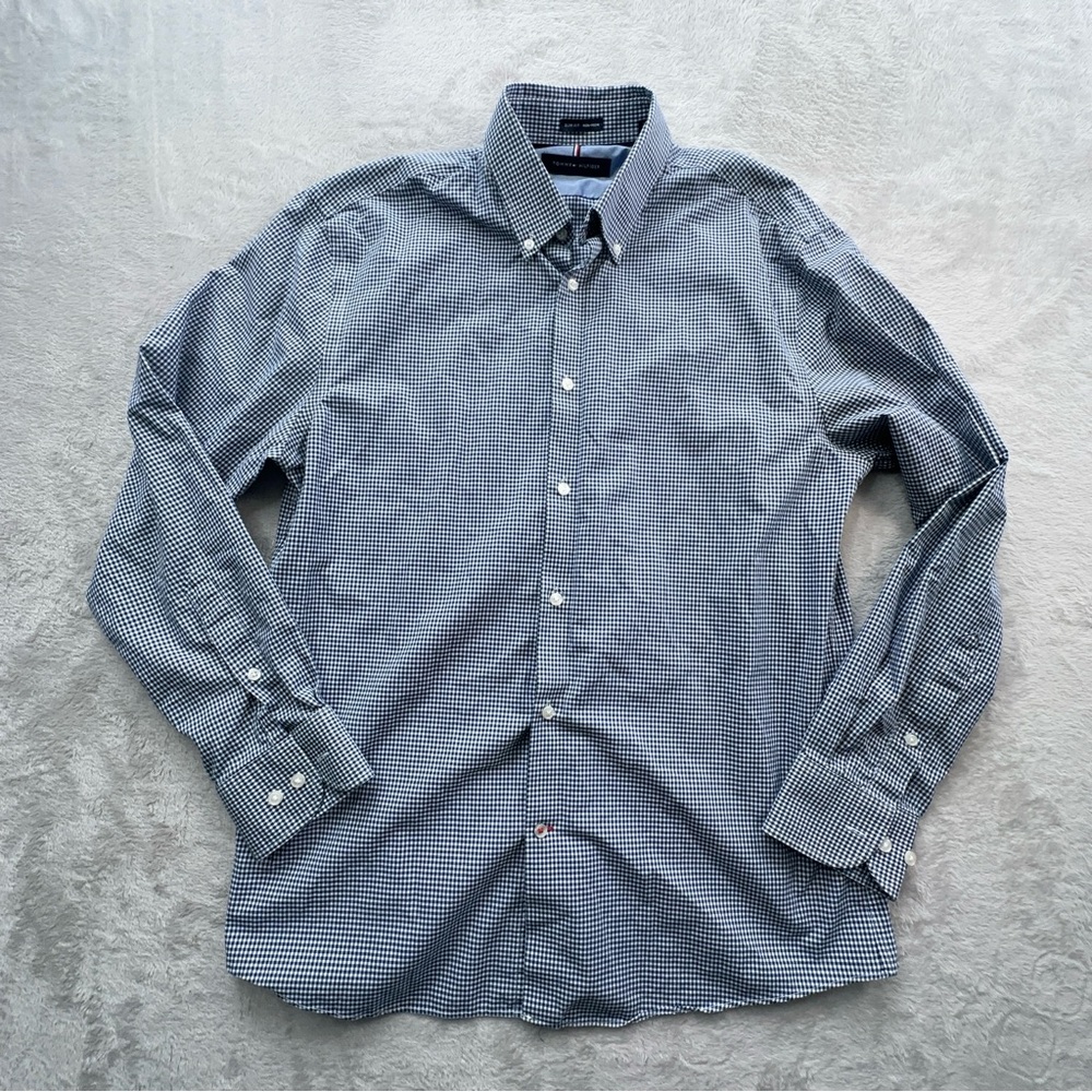 Tommy Hilfiger Men's Blue / White Checkered Button Down Shirt in Size Large